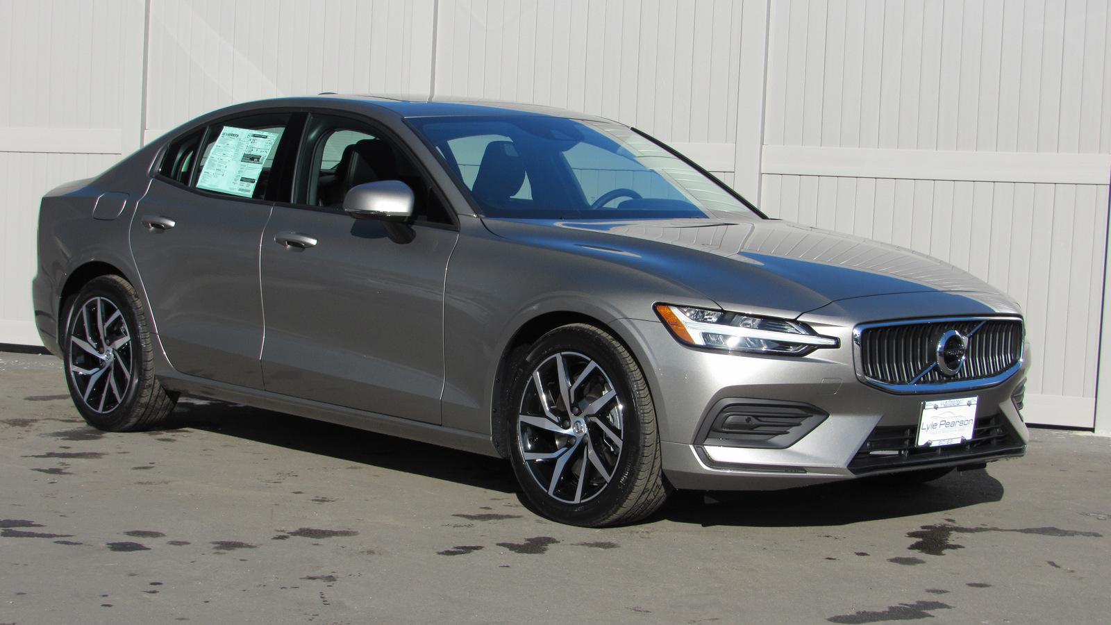 New 2019 Volvo S60 T6 AWD Momentum 4dr Car in Boise