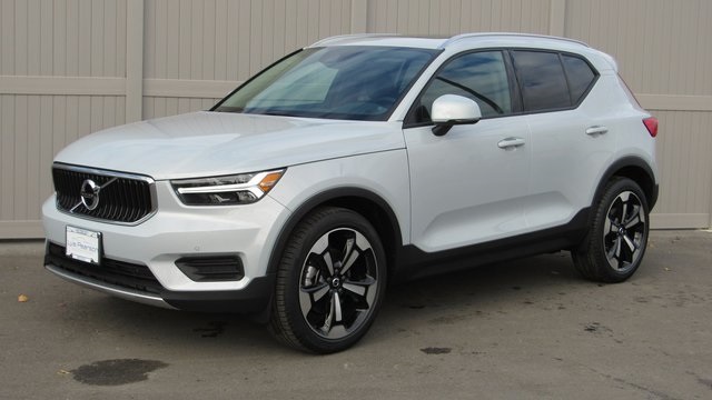 New 2020 Volvo XC40 Momentum 4D Sport Utility in Boise #20V4940 | Lyle ...