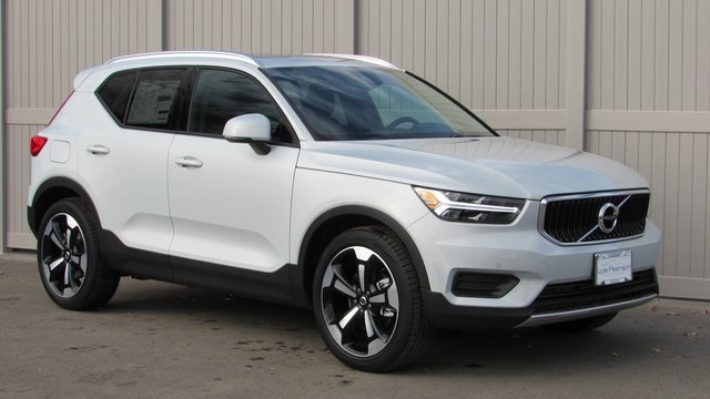 New 2020 Volvo XC40 Momentum 4D Sport Utility in Boise #20V4940 | Lyle ...