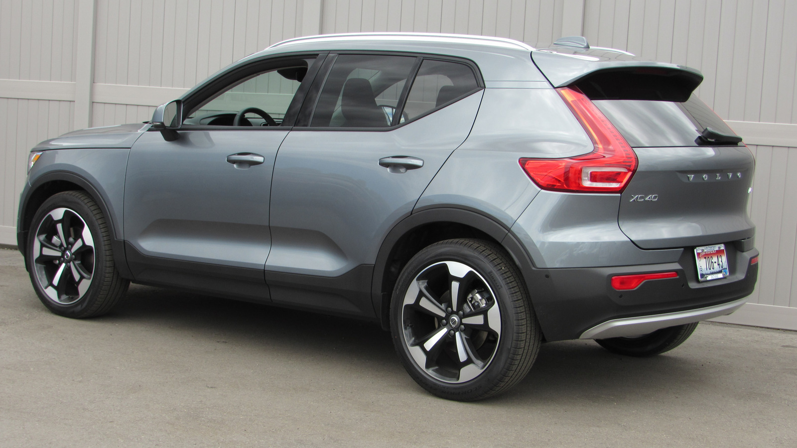 New 2019 Volvo XC40 T5 AWD Momentum Sport Utility in Boise #19V9776 ...